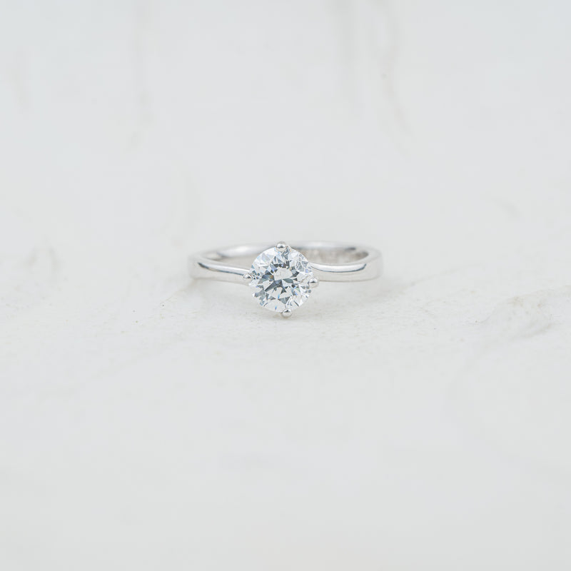 The Aria | Round Lab Diamond Modern Solitaire Engagement Ring