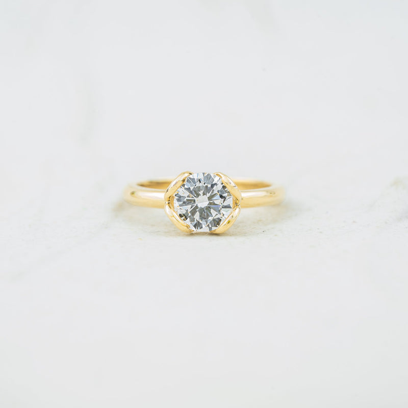 The Callis | Round Brilliant Cut Lab Diamond Petal Solitaire Engagement Ring