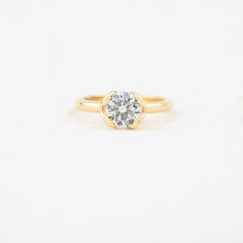The Callis | Round Brilliant Cut Lab Diamond Petal Solitaire Engagement Ring