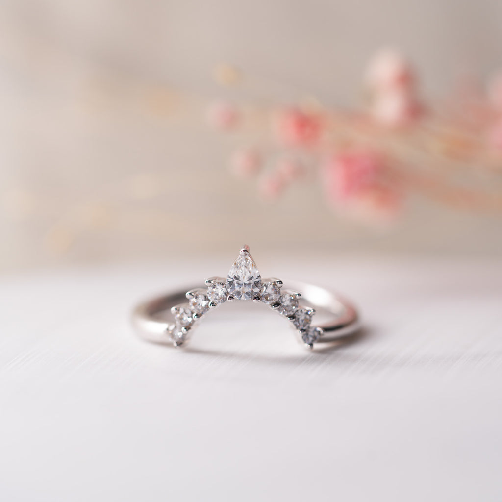 The Chiara Ring | Lab Diamond Tiara Contour Dainty Stacking Band