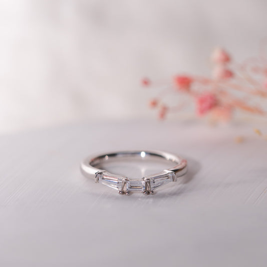 The Lucia Ring | Lab Diamond Art Deco Curve Band