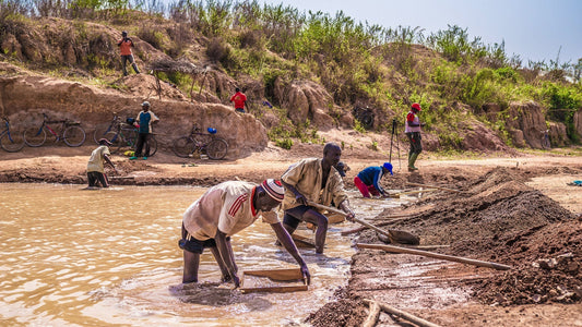 an image of a group mining diamonds in Africa in extreme conditions 