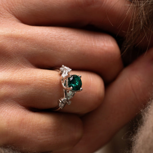 The Aara - Green | 1.60tcwt Round Brilliant Lab Diamond Nature Inspired Engagement Ring