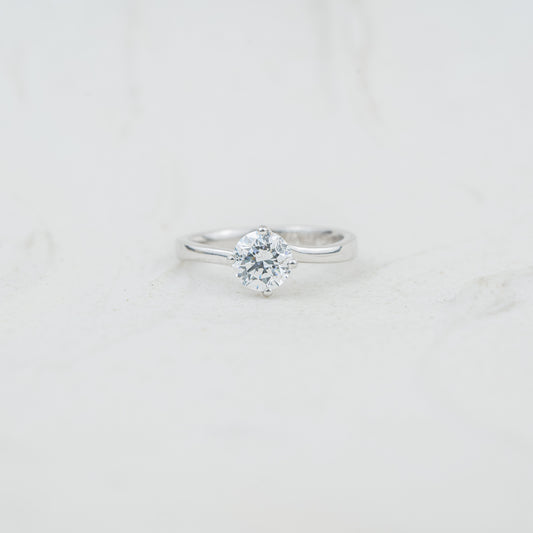 The Aria | Round Lab Diamond Modern Solitaire Engagement Ring