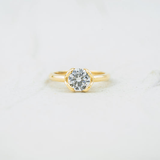The Callis | Round Brilliant Cut Lab Diamond Petal Solitaire Engagement Ring