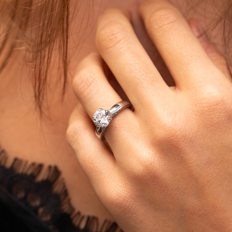 Solitaire engagement ring with classic six claw setting