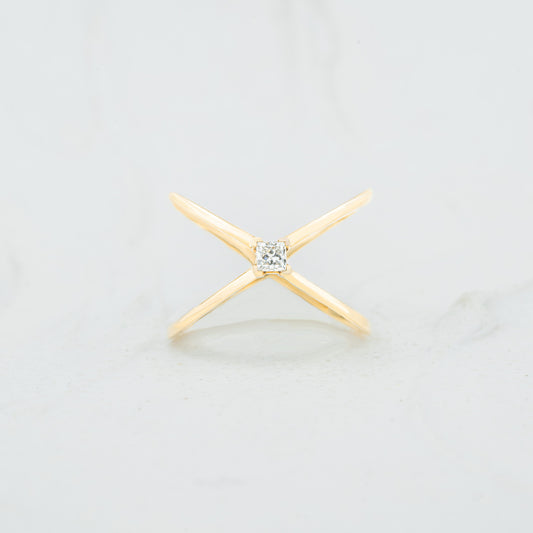 The Eleni | Princess Lab Diamond Criss Cross Statement Ring in 9k Gold
