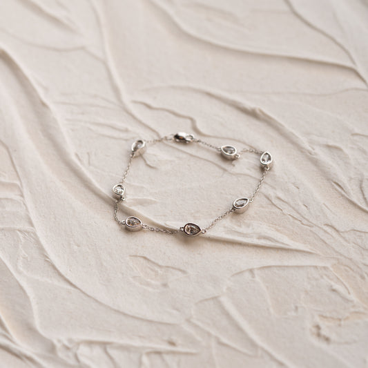 Minimalist diamond station bracelet