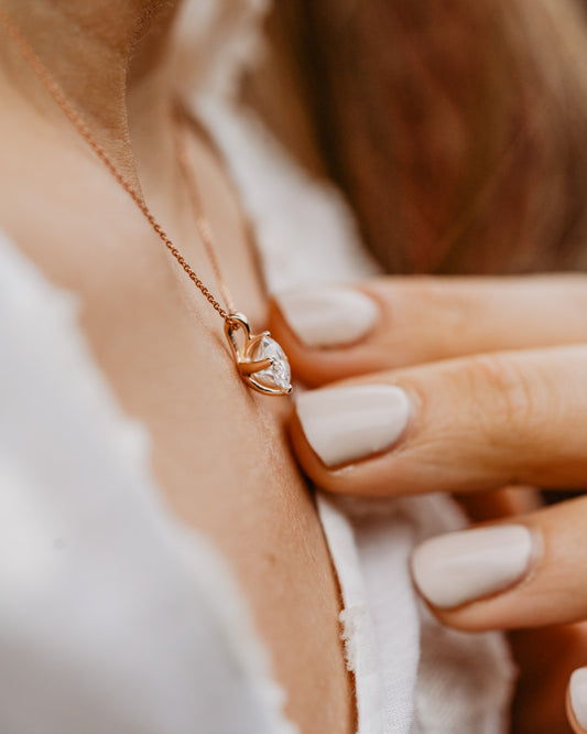 The Aria Pendant | Classic Round Lab Diamond Twist Solitaire