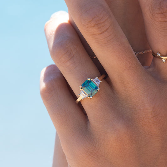 The Evelyn Ring | 2.50ct Emerald Green Moissanite & Trapezoid Lab Diamond Trilogy