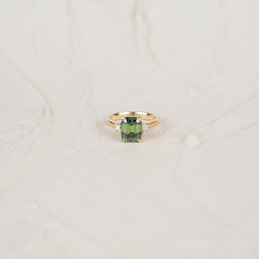 The Evelyn - Coloured Diamond | Emerald & Trapezoid Cut Lab Diamond Trilogy Ring