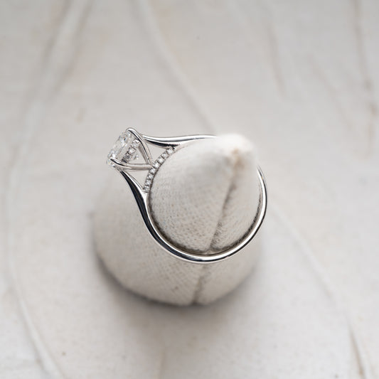 The Flor | 1.33ct E VS1 Lab Diamond Round Hidden Halo Engagement Ring