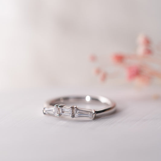 The Lucia Ring | Lab Diamond Art Deco Curve Band