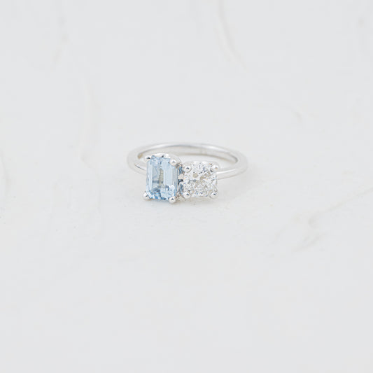 The Marilyn | 2.05ct Emerald & Cushion Cut Chatham® Spinel Lab Diamond Toi Et Moi Ring