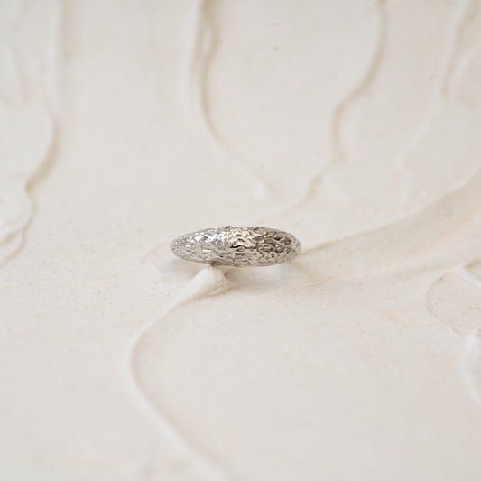 The River | Sleek Textured 9K Gold Ring