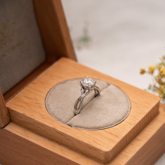 1ct simi by ethica diamond round brilliant diamond jewellery in wood box 