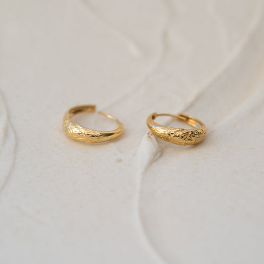 The Sora | Textured 9K Gold Small Hoop Earrings