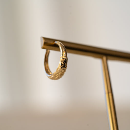 The Sora | Textured 9K Gold Small Hoop Earrings