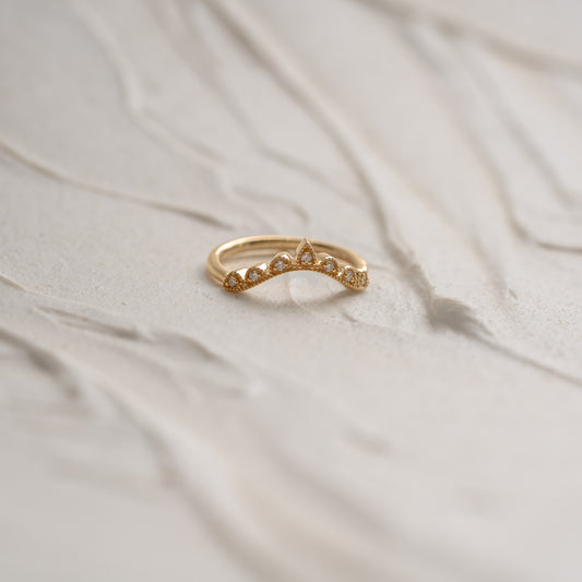 The Stephanie | Curved Lab Diamond Vintage Milgrain Detail Tiara Wedding Ring