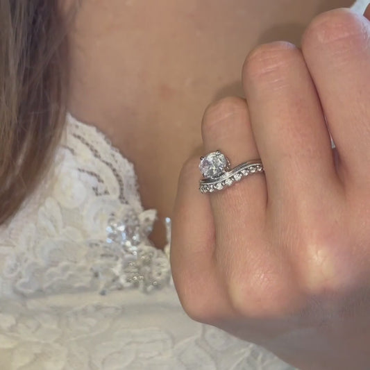 Video of the Floating oval lab diamond ring with milgrain and glittering accents – The Lacey Ring by Ethica Diamonds 