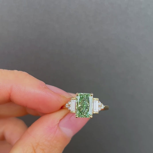 Video of Amber Ring green fancy lab diamond radiant cut by Ethica Diamonds