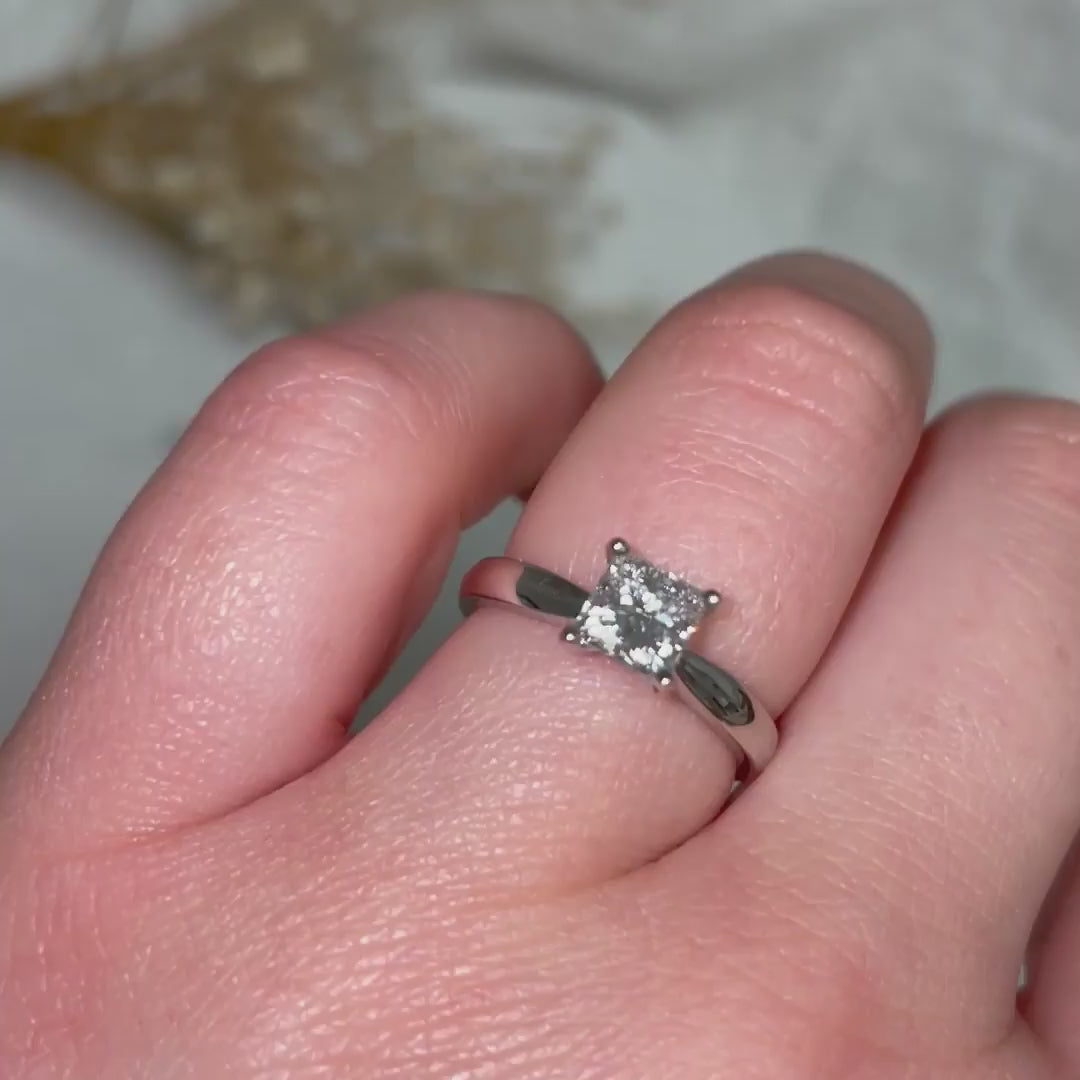 Close up of Paris Solitaire Ethica Lab Diamond modelled on womans hand